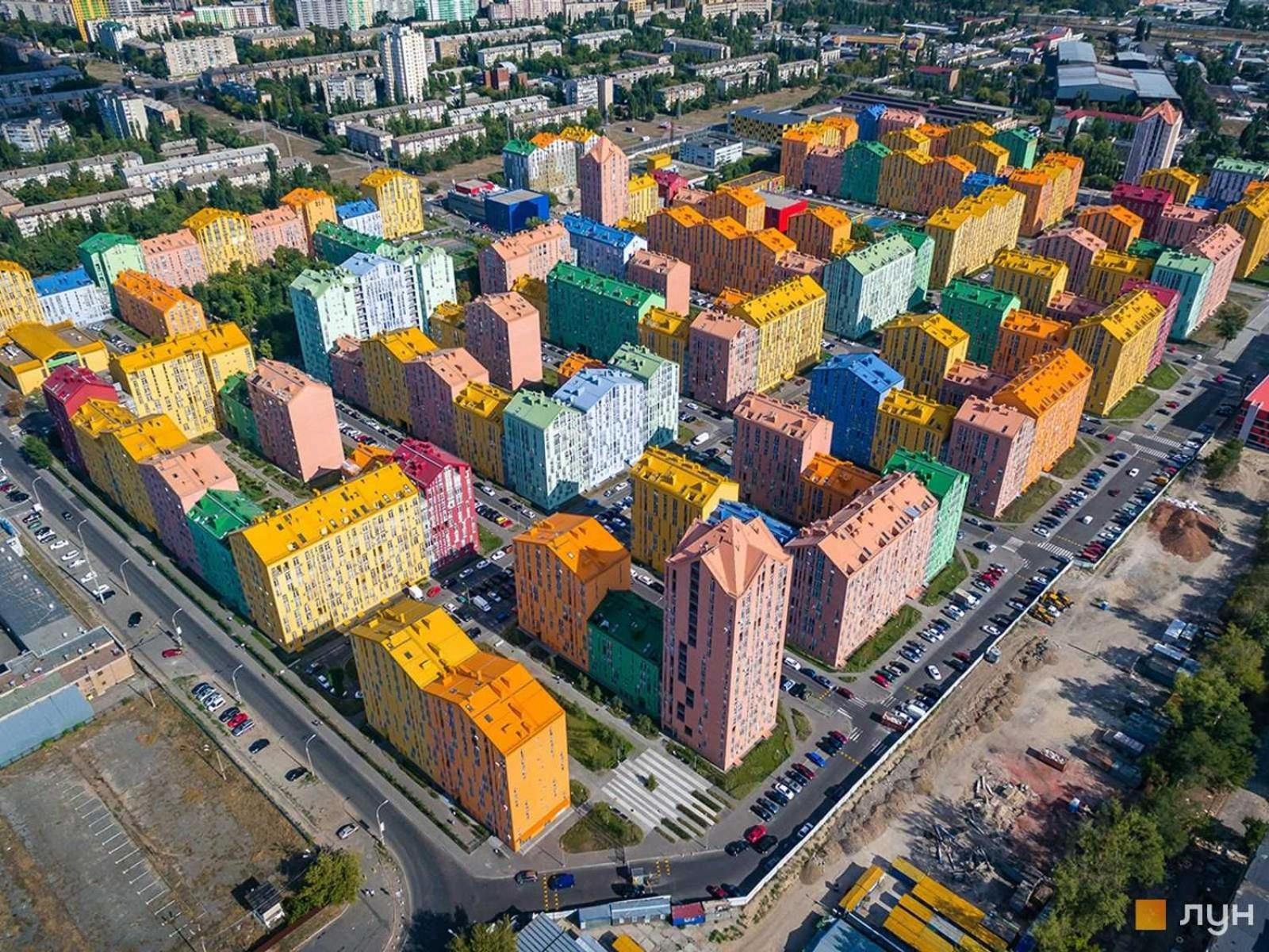 біленька в жк комфорт таун * Киев